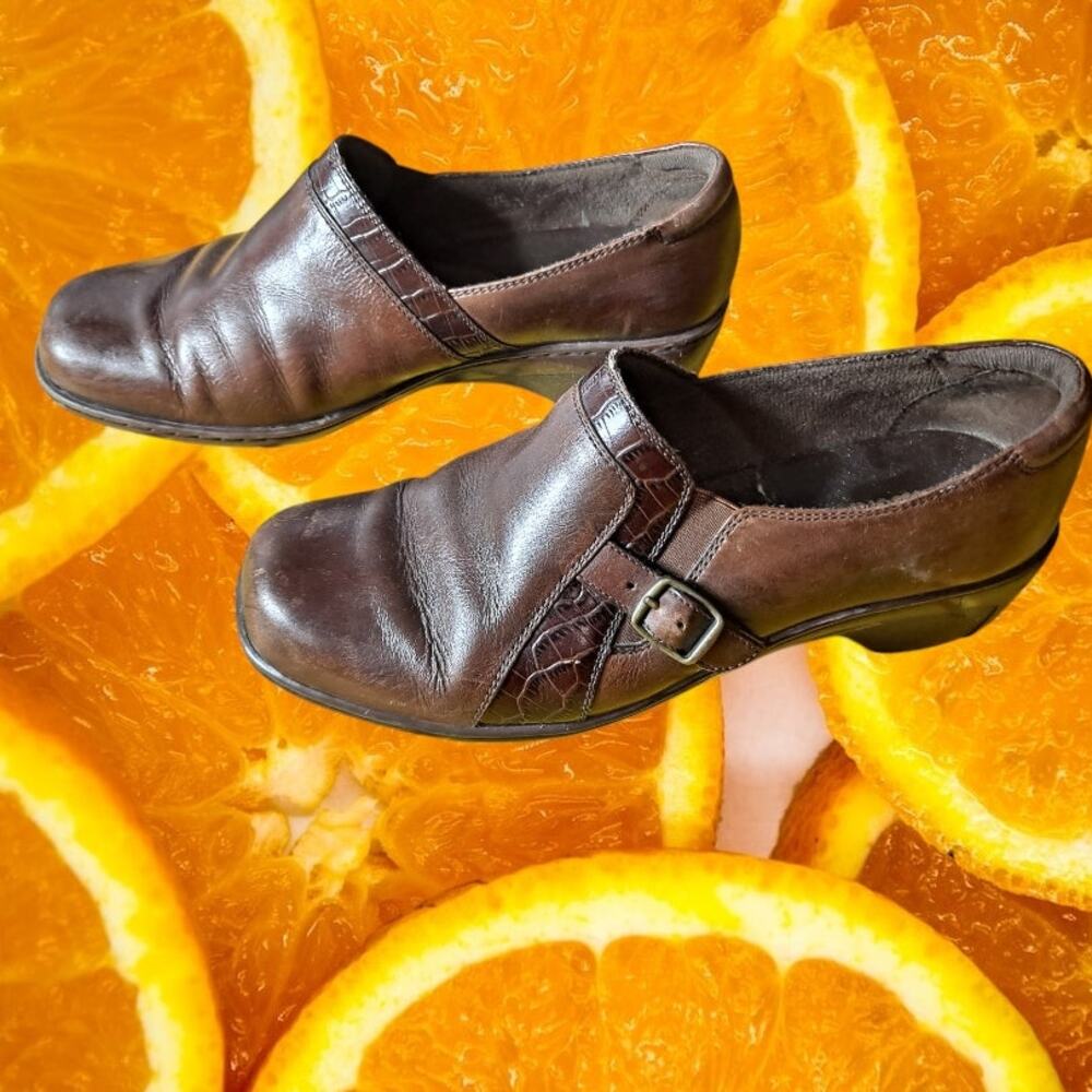 Clarks Women's Brown Leather Slip On Bendables Zipper Loafer